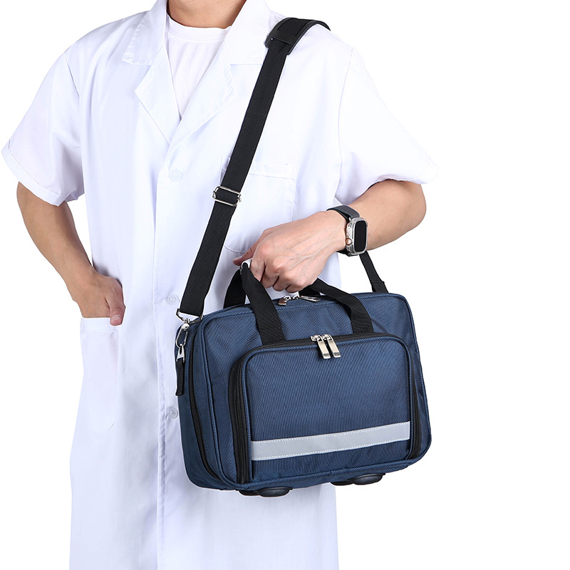 Large Capacity Outdoor First A - First Aid Bag Kit recensione e prezzo