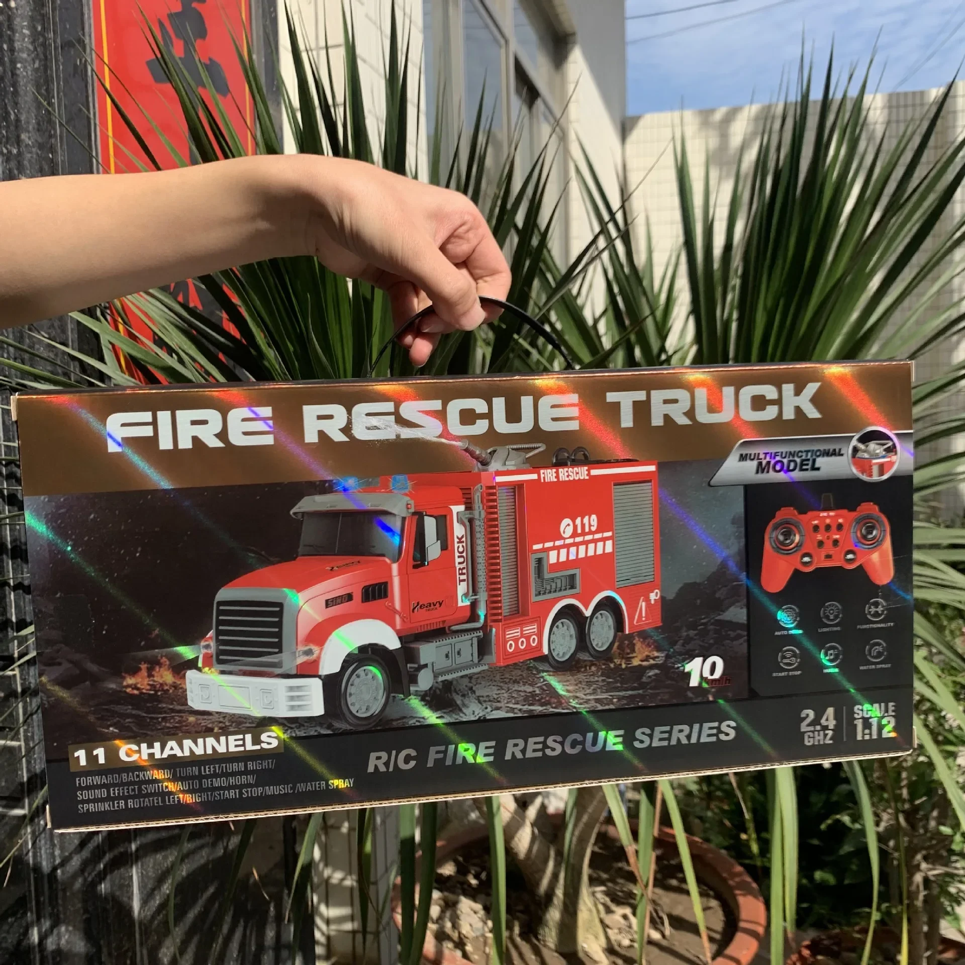 2.4G RC Fire Engine Car with S - Fire Escape Ladder recensione e prezzo