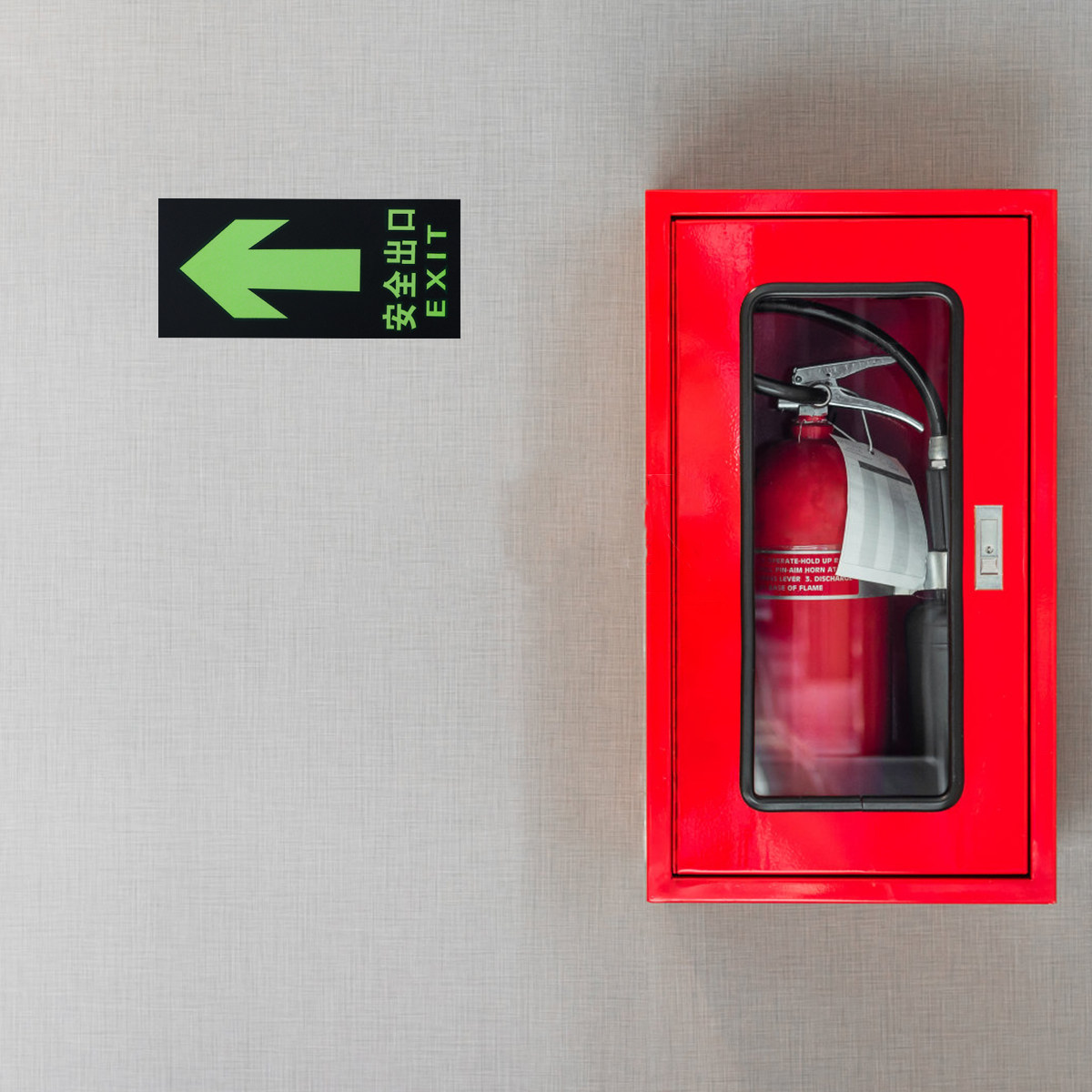 8Pcs Safety Exit Sign Luminous - Emergency Exit Sign recensione e prezzo